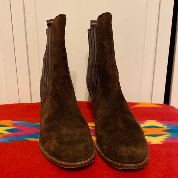 UGG Shoes - Ugg Australia Brown Suede Heel Boots SN5597 Size 7.5
